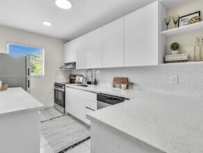 Building Photo - 22 SW 55th Avenue Rd