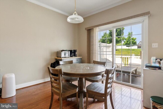 Foto del edificio - 3233 Meadow View Cir