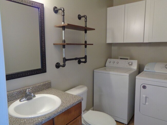 Foto del edificio - Great Location / Close to Hwy 85 & I-10
