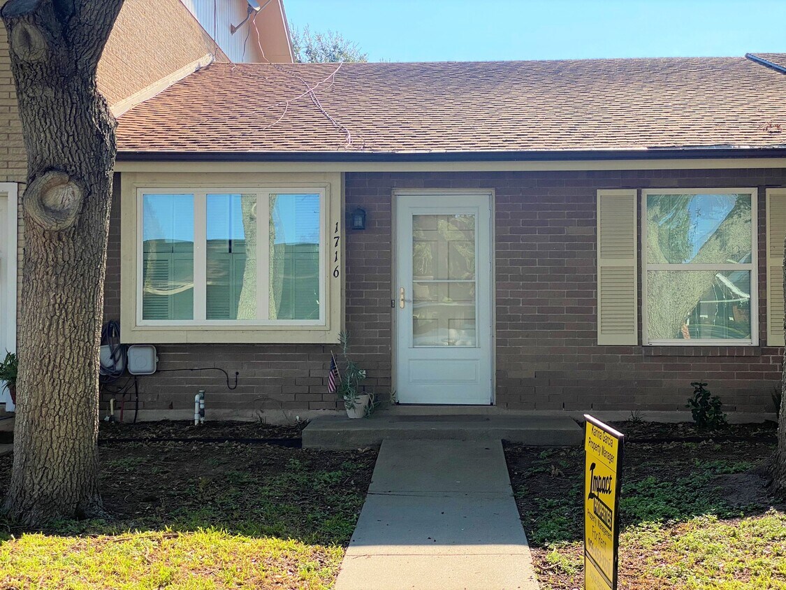 1716 Palm Valley Dr W, Harlingen, TX 78552