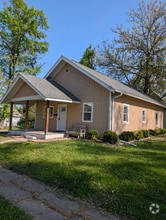Building Photo - 602 8th Ave W