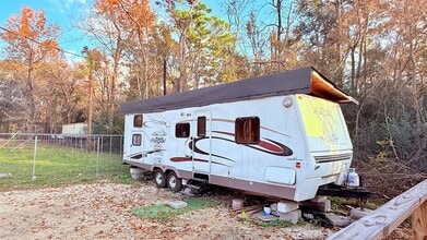 Building Photo - 6806 Treefern Dr