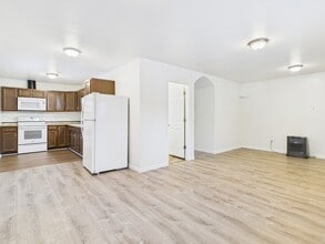 Building Photo - 2377 Edsson Ave