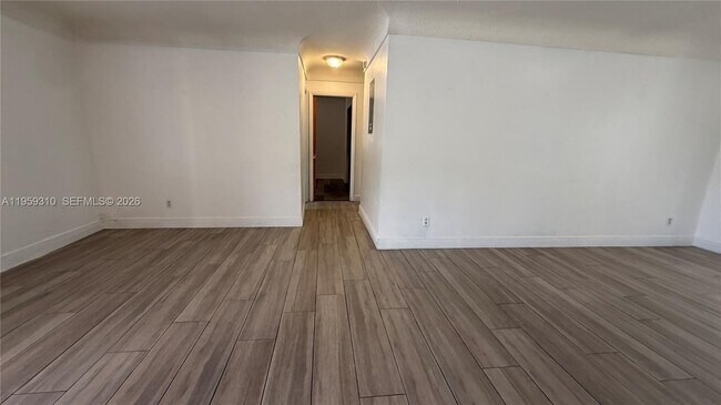 Foto del edificio - 2811 NW 26th Ave