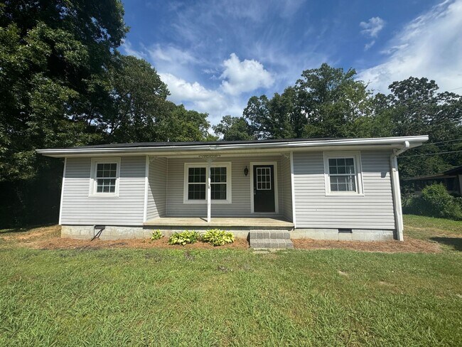 Foto del edificio - 3/1 House in West Rome $1,195