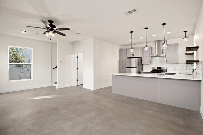 Foto del edificio - 2103 Chestnut Ave