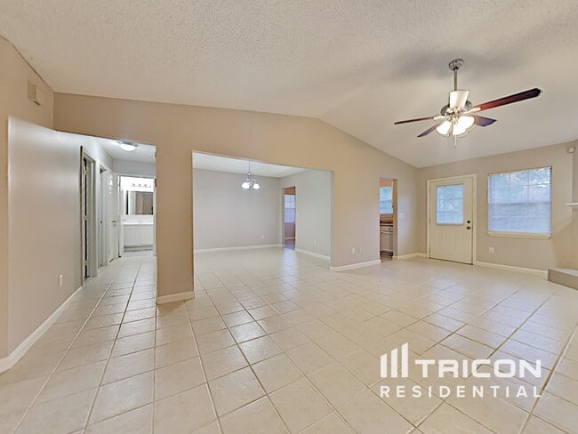 Foto del edificio - 2427 White Horse Rd W