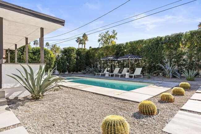 Foto del edificio - 73125 Guadalupe Ave