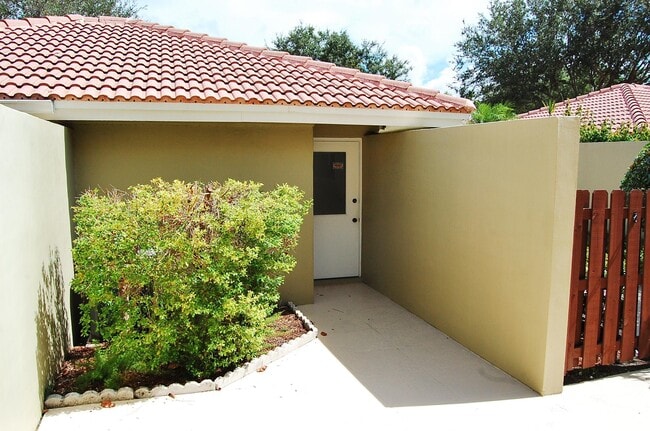 Foto del edificio - 120 Old Meadow Way