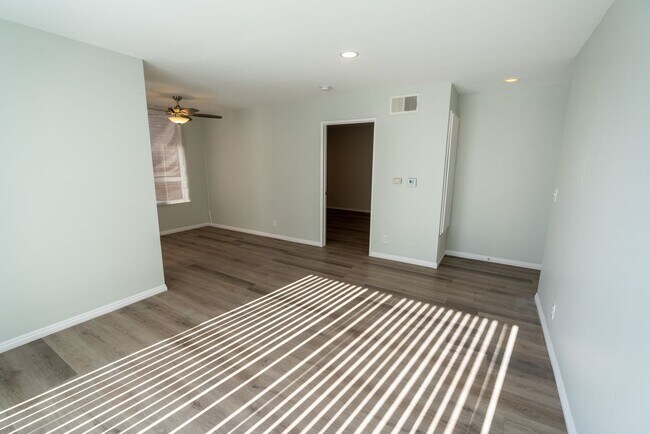 Foto del interior - 314 South Manhattan Place