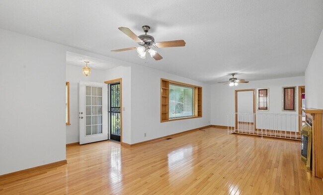 Photo - Knoxville 37918 - 3 bedroom, 2 bath home -...