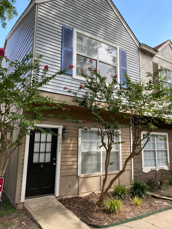 Building Photo - 1915 Crossgate Park