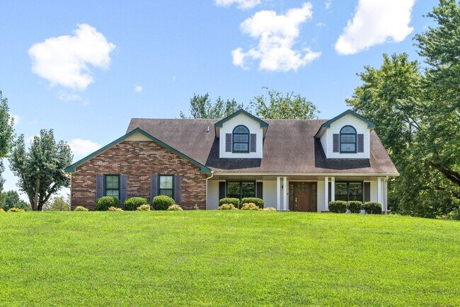 Building Photo - Beautiful home in Bradbury Farms waiting f...