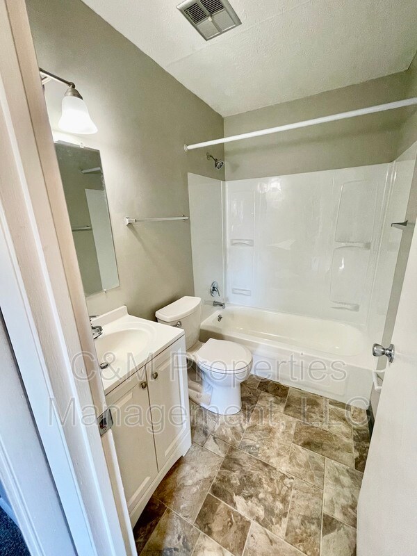 Foto del edificio - 1120 King Louis Ct