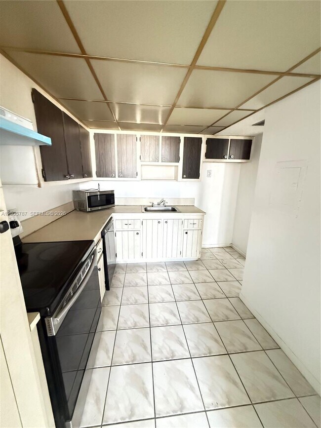 Foto del edificio - 2025 NE 164th St