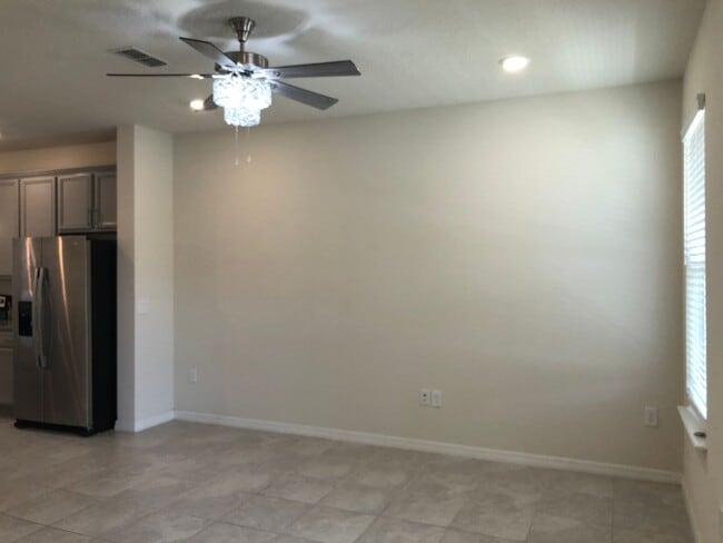 Foto del edificio - 2674 Mead Ave