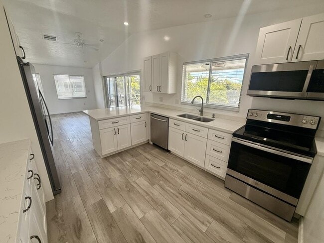 Building Photo - 27466 Martinique Ln