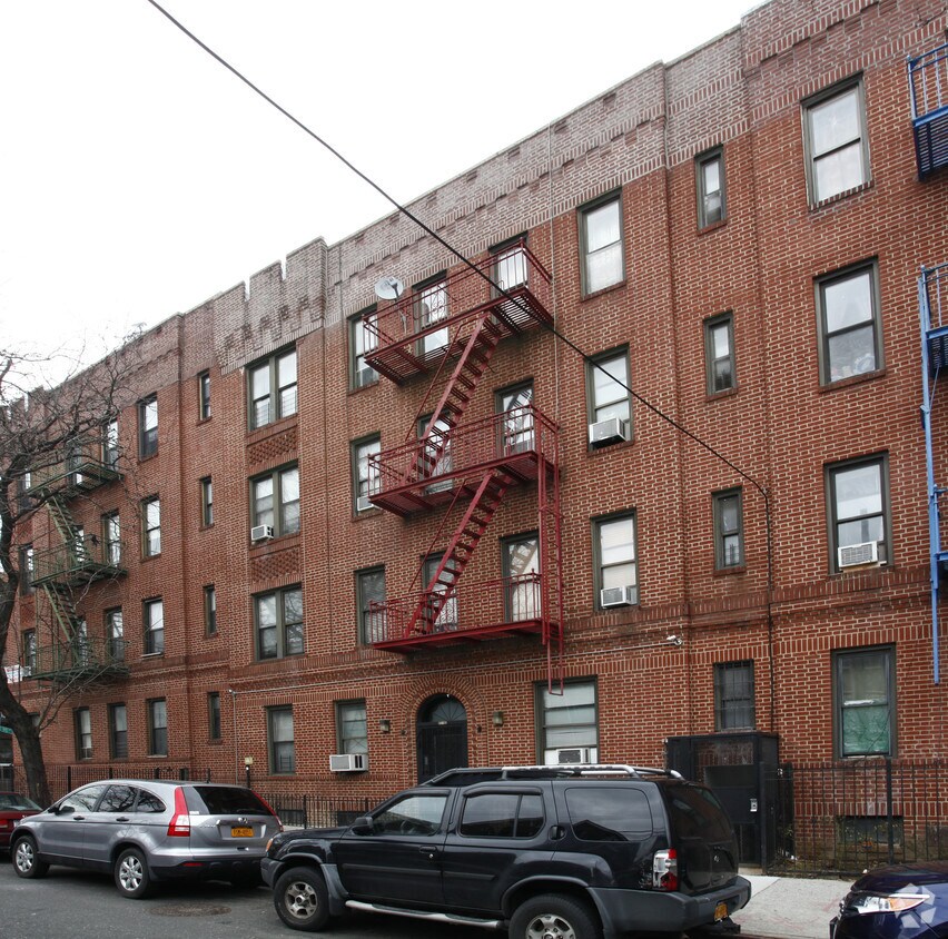 Foto principal - 41-05 95th St