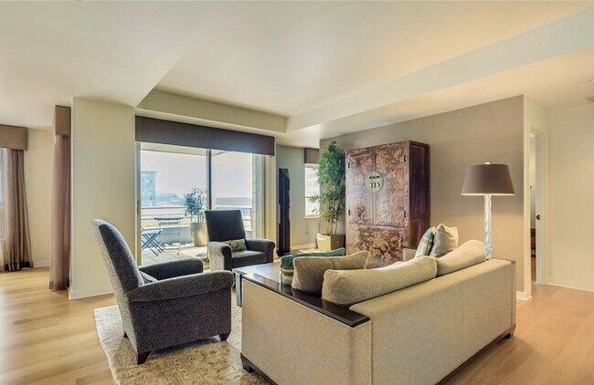Foto del edificio - Spacious condo at the iconic Watermark Towers
