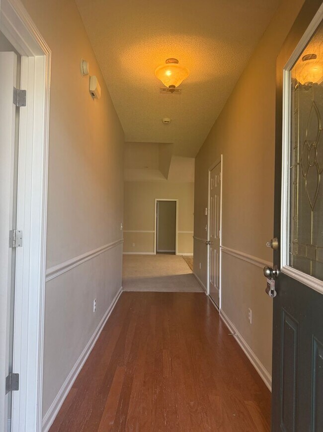 Building Photo - 234 Wakefield- Available NOW