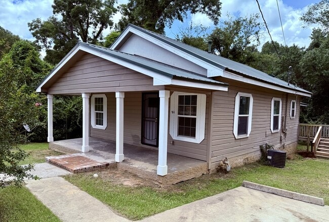 Building Photo - 911 7Th St