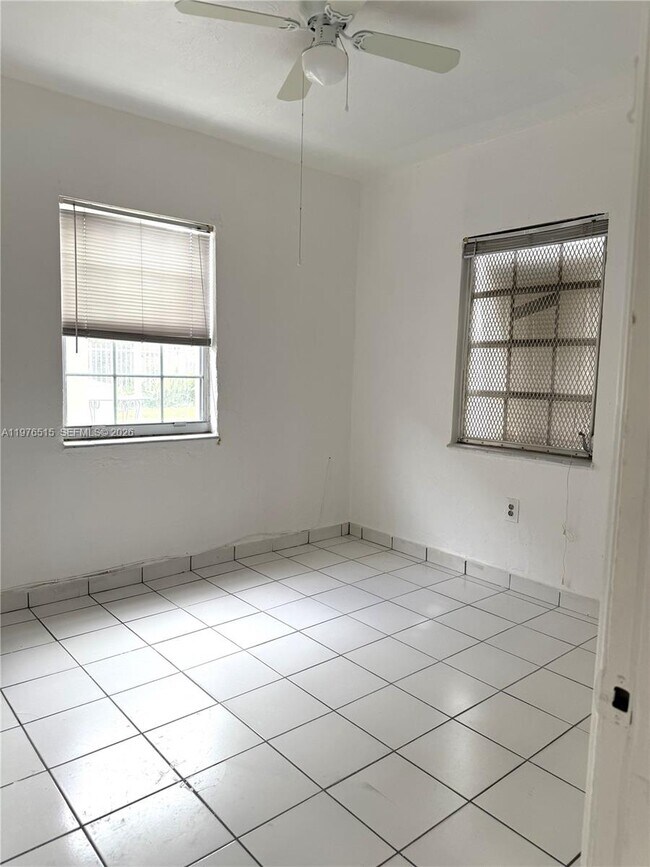 Foto del edificio - 1788 SW 7th St