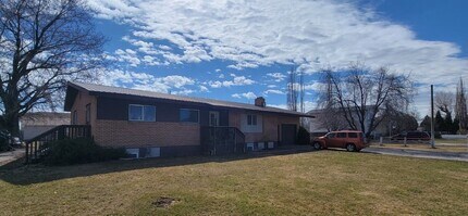 Building Photo - 609 S 5th W