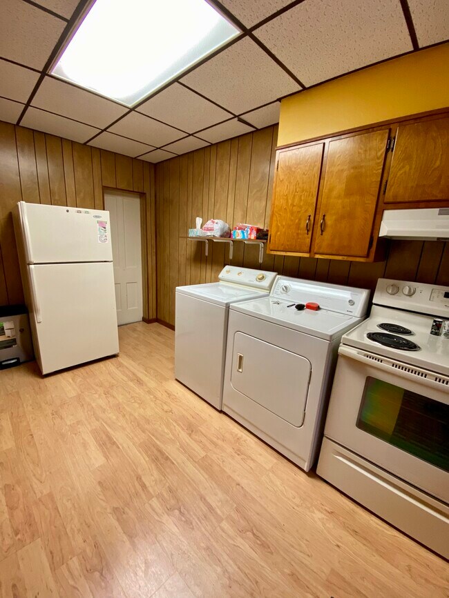 Building Photo - 405 Johnson Ave
