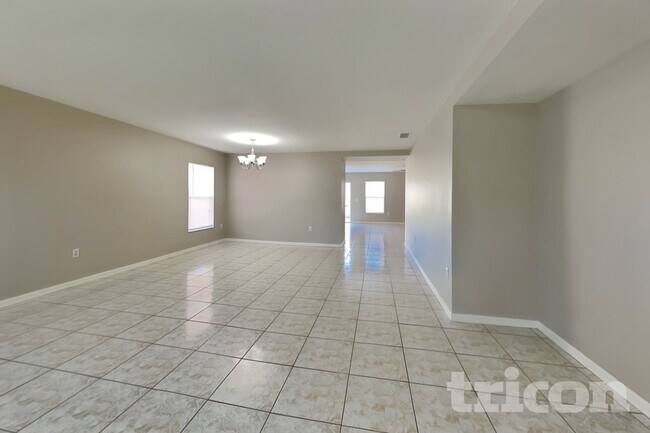 Building Photo - 2483 Brownwood Dr