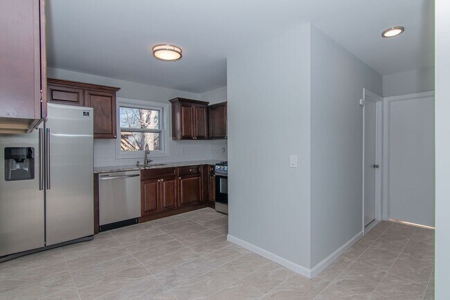 Building Photo - 772 Avenue C