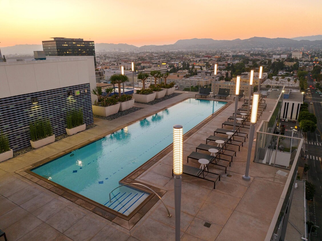 3033 Wilshire - Apartments in Los Angeles, CA | Apartments.com