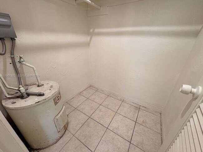 Foto del edificio - 3255 W Flagler St