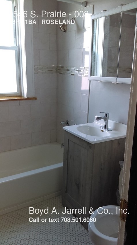 Foto principal - 9546 S Prairie Ave