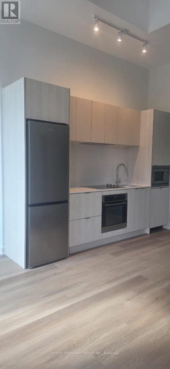 Building Photo - 3025 Novar Rd