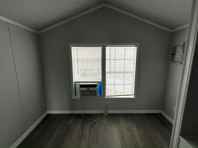 Foto del edificio - 137 N Anoka Ave