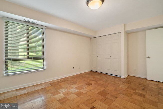 Building Photo - 4408 Island Pl