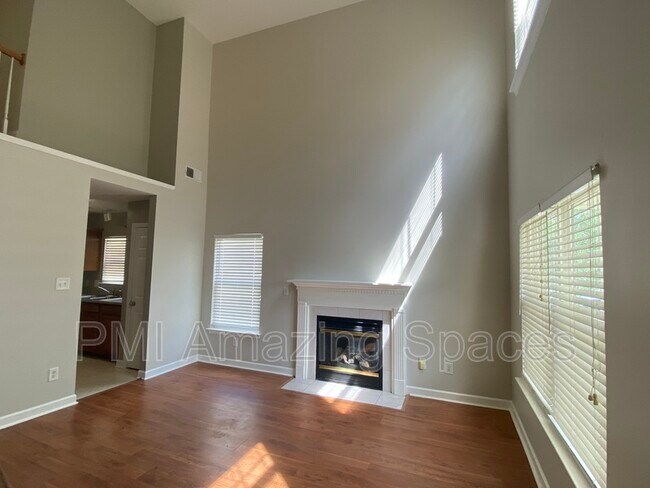 Building Photo - 831 Sinclair Dr
