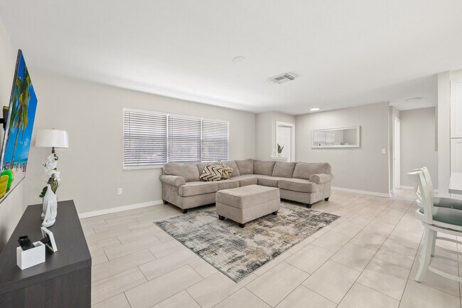 Foto del edificio - 4830 Cortez Cir
