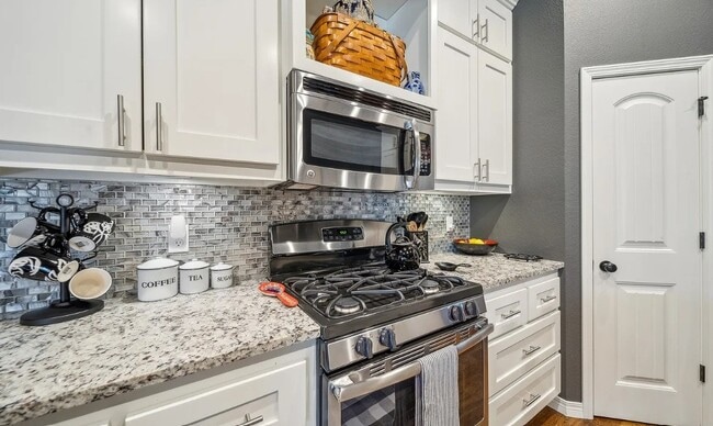 Foto del edificio - 18409 E 50th Pl S