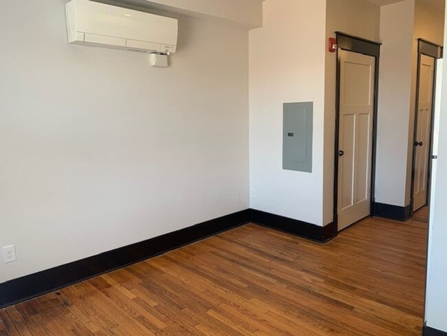 Interior Photo - Colonial Hotel Apartments