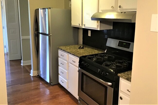 Building Photo - 4238 Hopkins Lake Dr