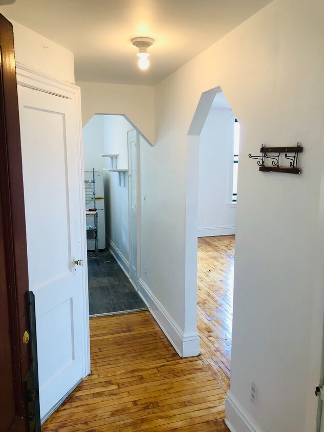 Primary Photo - 374 Clinton Avenue