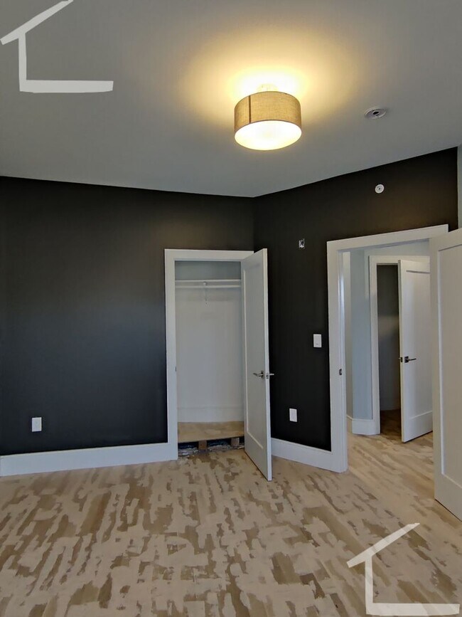 Foto del edificio - HOT BROOKLINE LISTING!!!!!!!