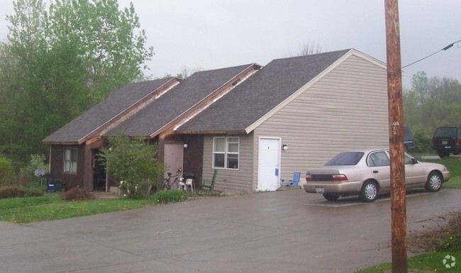 Building Photo - 1260 Green Valley Dr