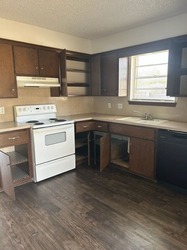 Primary Photo - 248 Willoway Dr