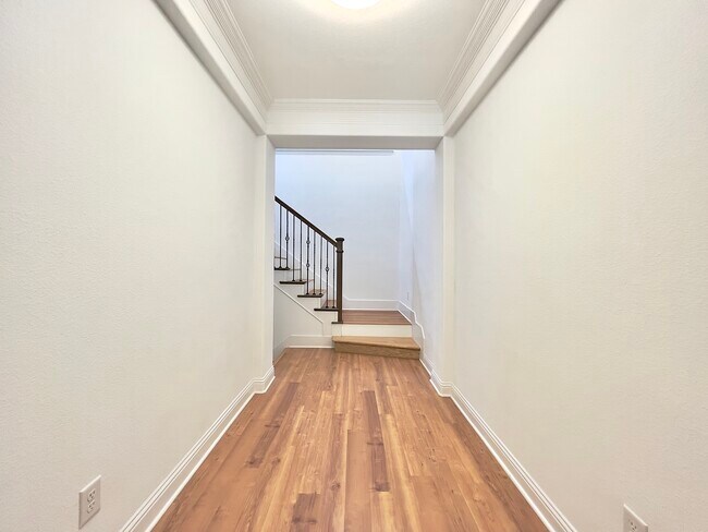 Building Photo - 109 Canonbury Dr