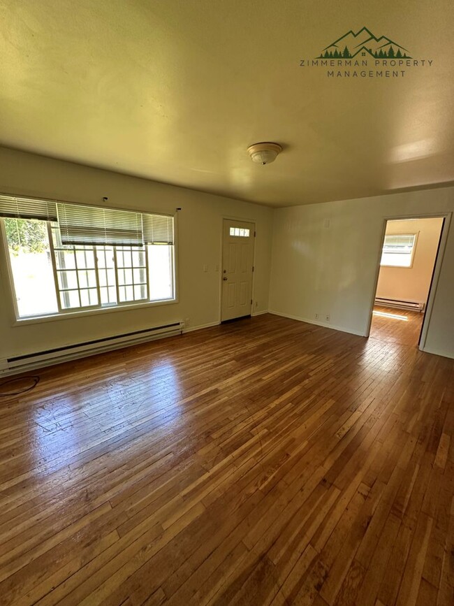 Building Photo - 2 Bedroom Home On Property In Creswell