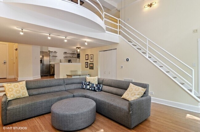 Foto del edificio - 1660 N Hudson Ave