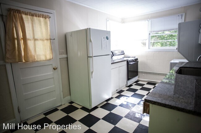 Building Photo - 2 br, 1 bath House - 1111 Valley Park Drive