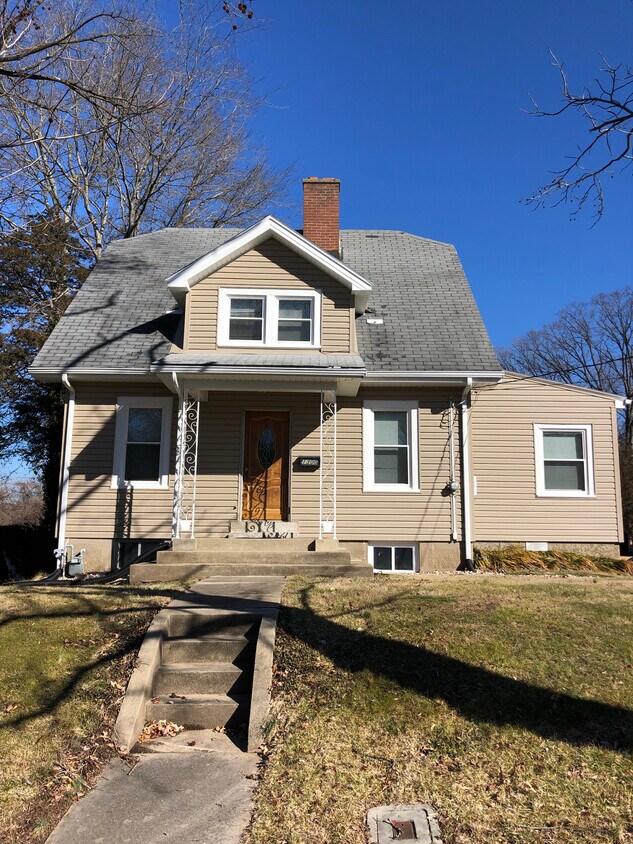 Front - 1300 Dunklin St